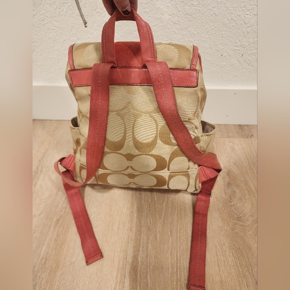 Coach Signature SIS Backpack - Picture 4 of 14